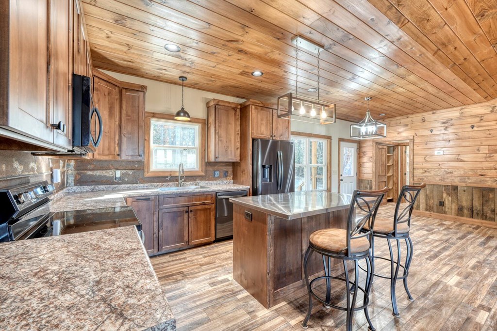 1661 Mauney Circle Blairsville, GA 30512 - Photo 13 of 63