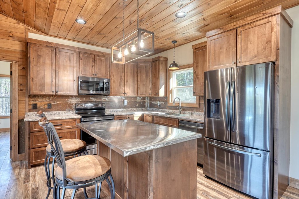 1661 Mauney Circle Blairsville, GA 30512 - Photo 15 of 63