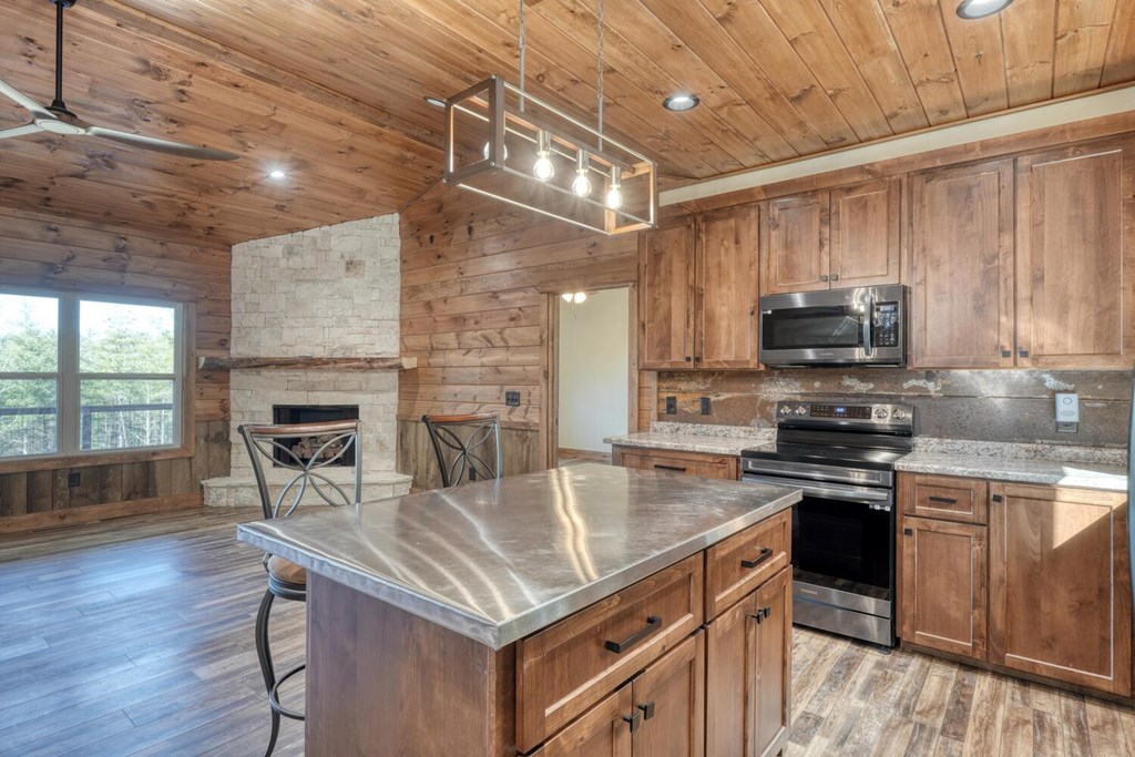 1661 Mauney Circle Blairsville, GA 30512 - Photo 17 of 63