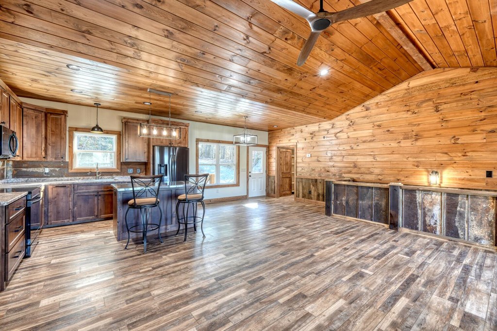 1661 Mauney Circle Blairsville, GA 30512 - Photo 9 of 63