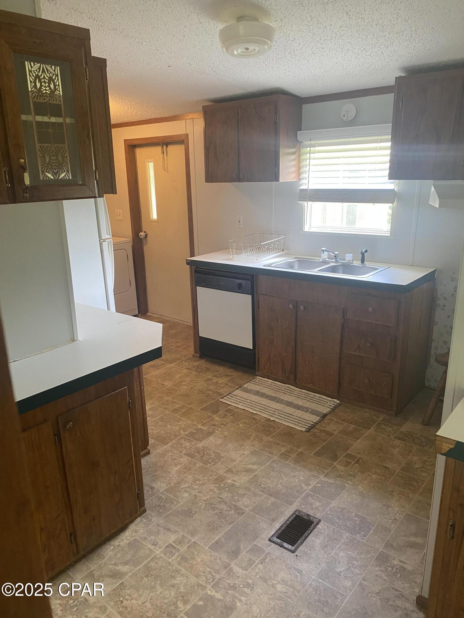 1386 Parker Road Grand Ridge, FL 32442 - Photo 12 of 23