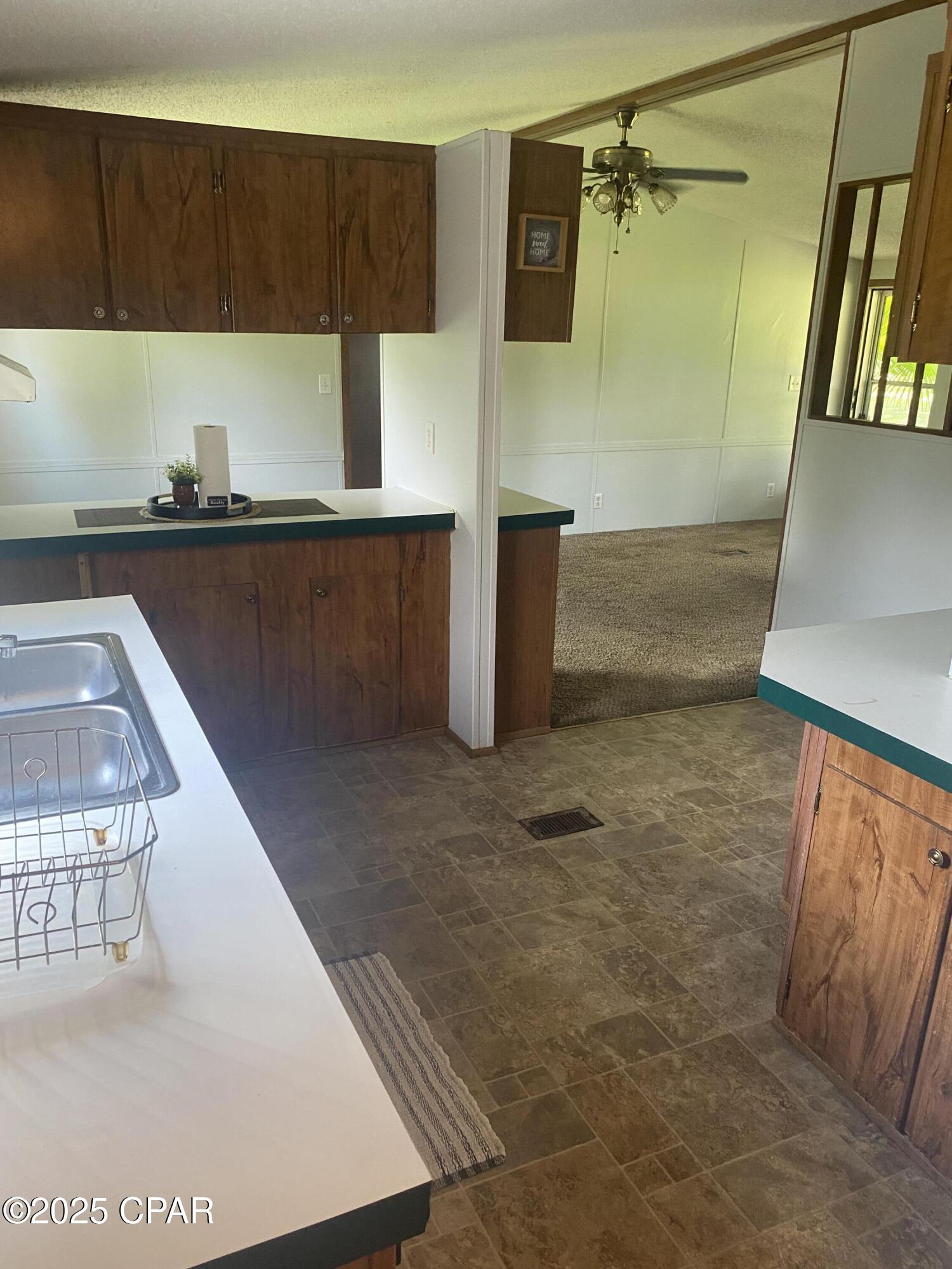 1386 Parker Road Grand Ridge, FL 32442 - Photo 13 of 23