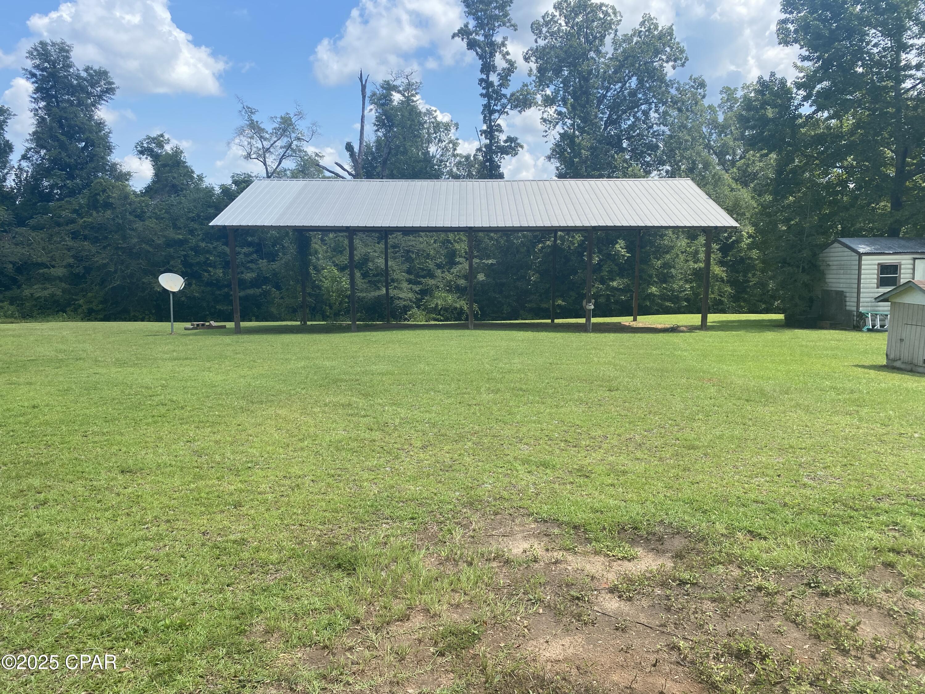 1386 Parker Road Grand Ridge, FL 32442 - Photo 8 of 23