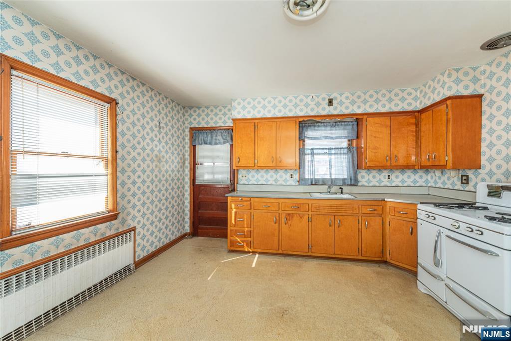 90 Dick Street Clifton, NJ 07013 - Photo 3 of 21