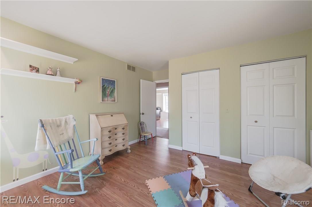 1812 Ridge Road White Lake, MI 48383 - Photo 25 of 44 1812 Ridge Rd-34.jpg