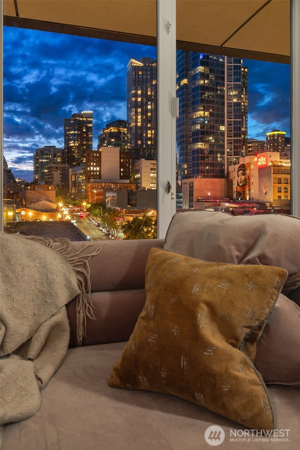 98 Union Street, Unit 810 Seattle, WA 98101 - Photo 8 of 38