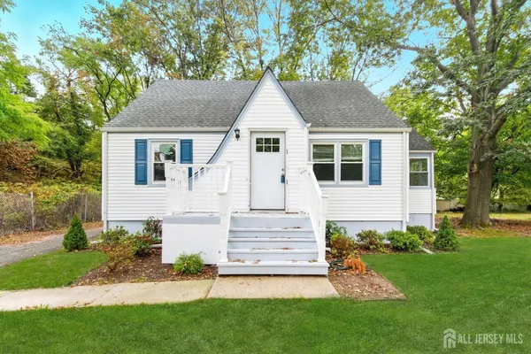 $599,900 | 174 Alcoa Avenue, Edison, NJ 08837