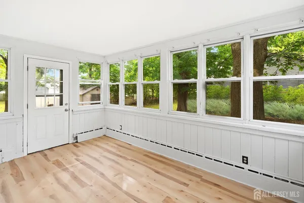$599,900 | 174 Alcoa Avenue, Edison, NJ 08837