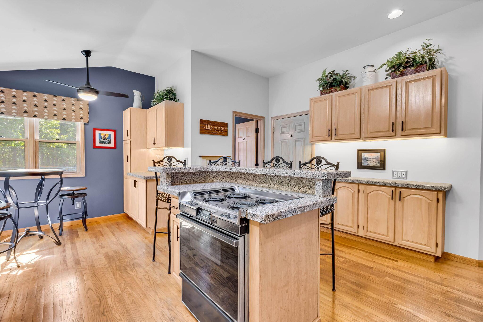 5830 Houchard Road Dublin, OH 43016 - Photo 16 of 57 Kitchen