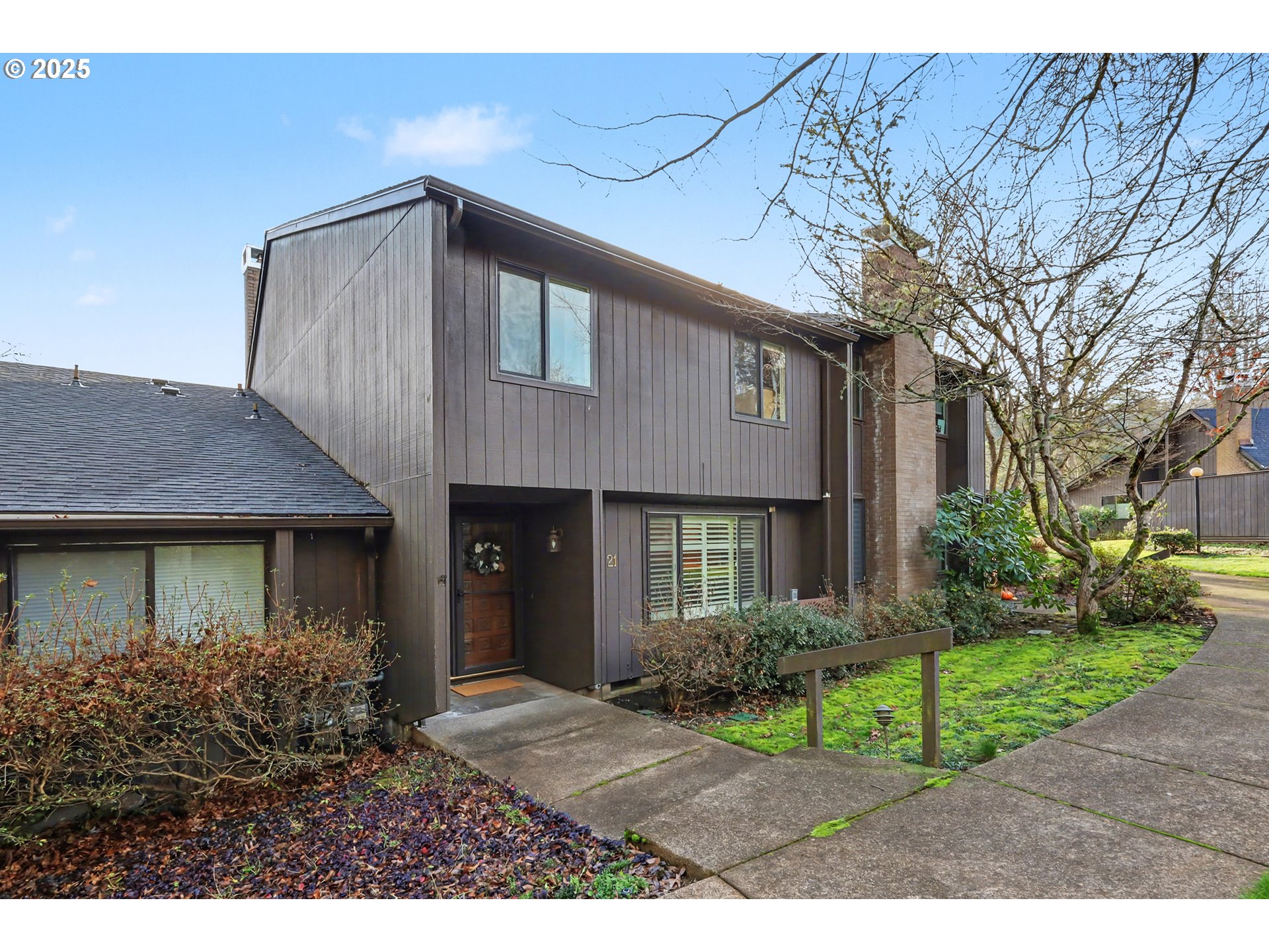 21 Westbrook Way Eugene, OR 97405 - Photo 2 of 43