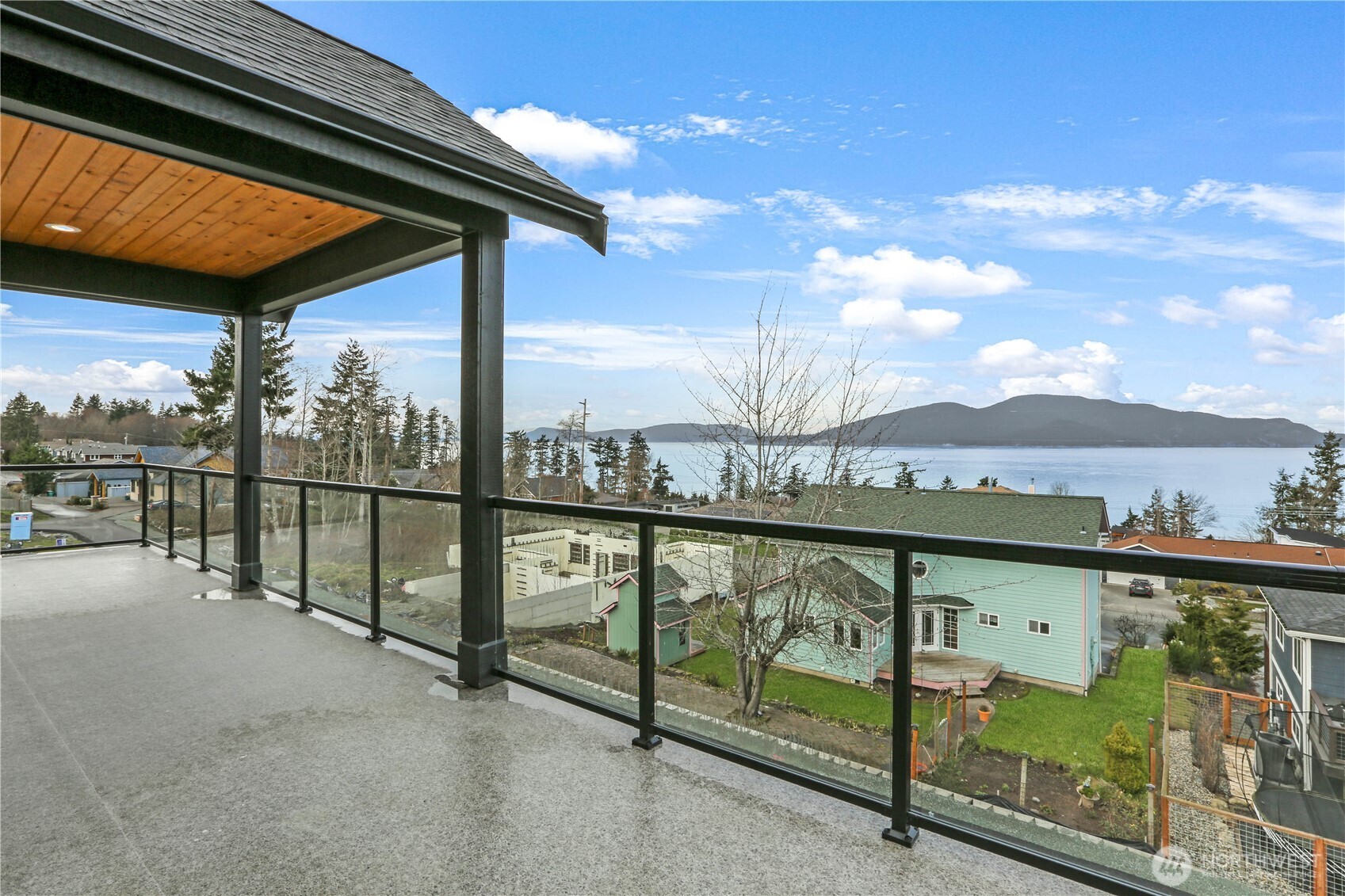 3706 West 3rd Street Anacortes, WA 98221 - Photo 34 of 40 a view of a balcony with city view