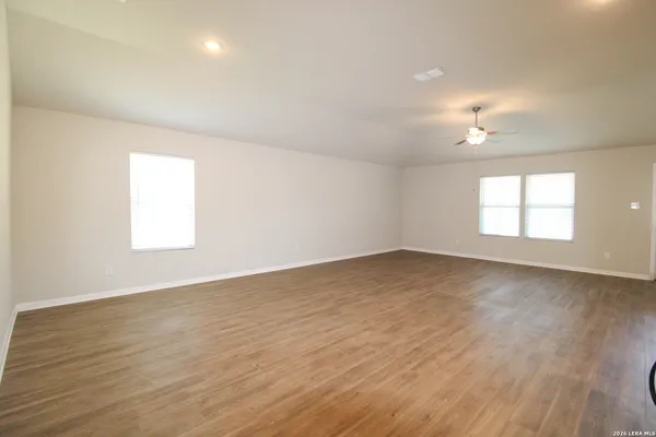 $1,999 | 7043 Diamond Valley, San Antonio, TX 78242
