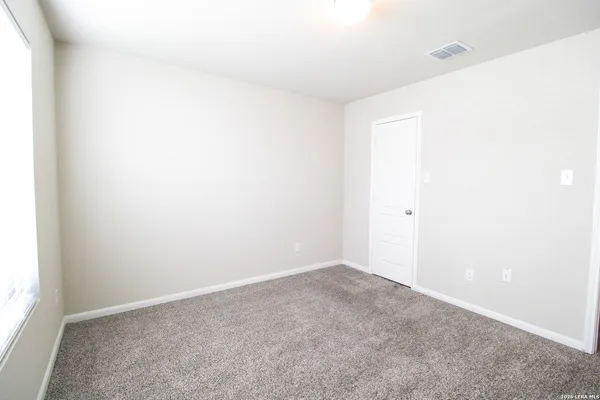 $1,999 | 7043 Diamond Valley, San Antonio, TX 78242