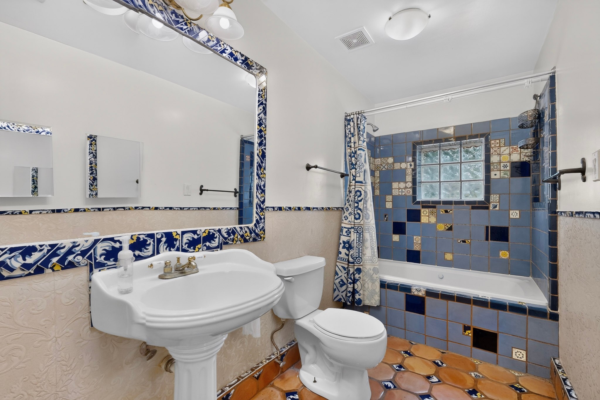 5 County Rd B51A Pecos, NM 87552 - Photo 19 of 64 Bathroom #1