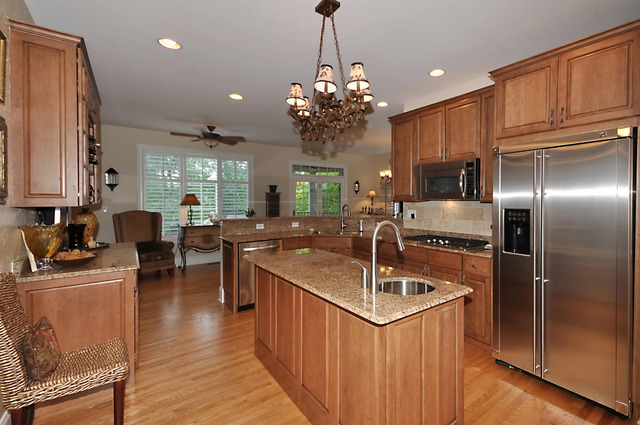 1018 Ridgeview Drive Inverness, IL 60010 - Photo 5 of 25