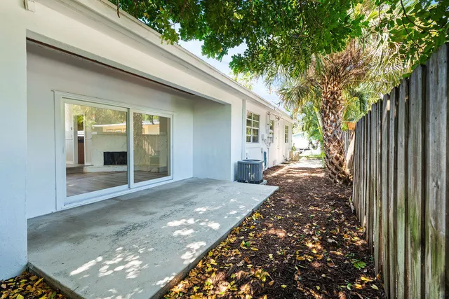 $599,000 | 137 Hawthorne Drive, Lake Park, FL 33403