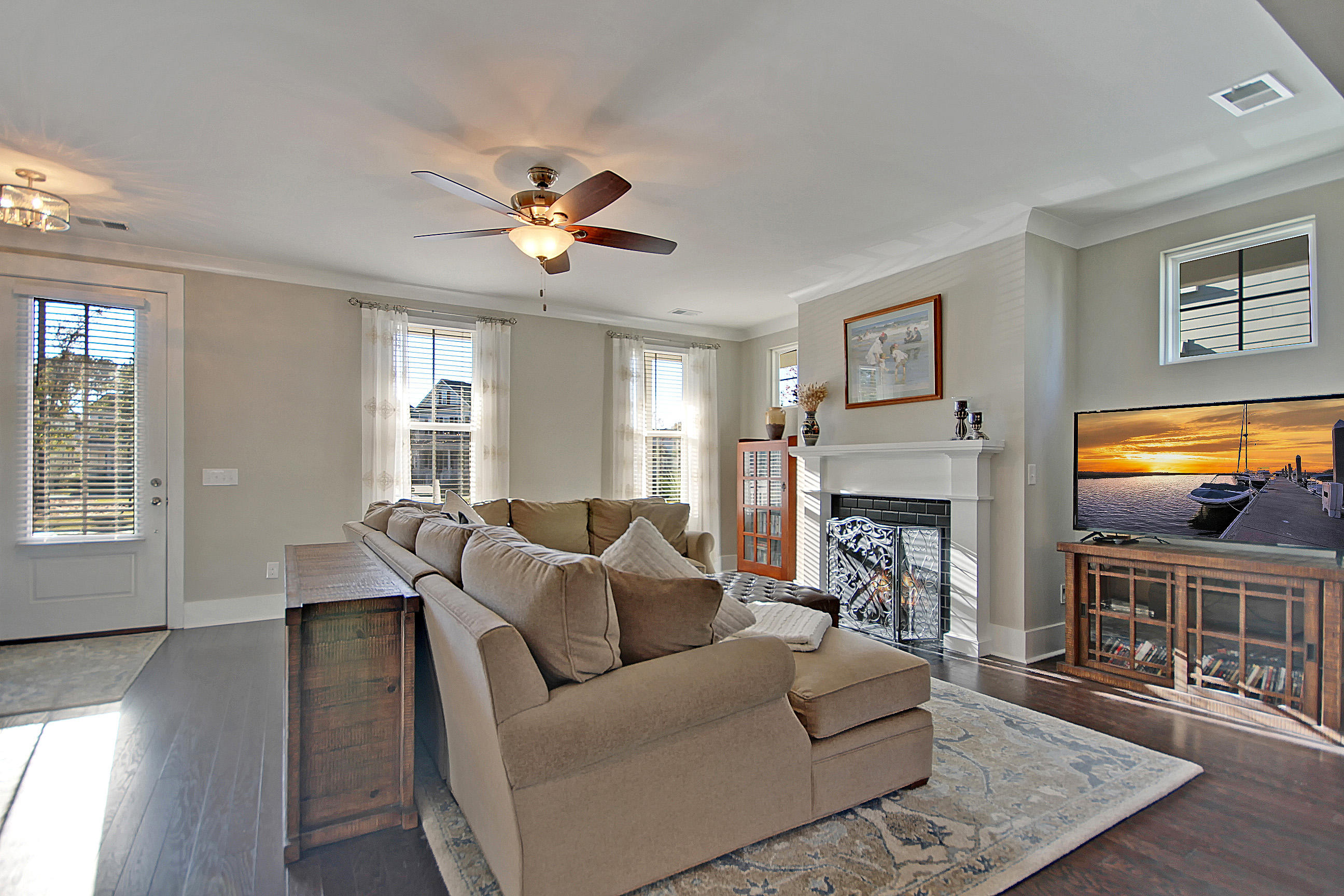 1564 Cranes Nest Road Mount Pleasant, SC 29466 - Photo 2 of 38 Living Room