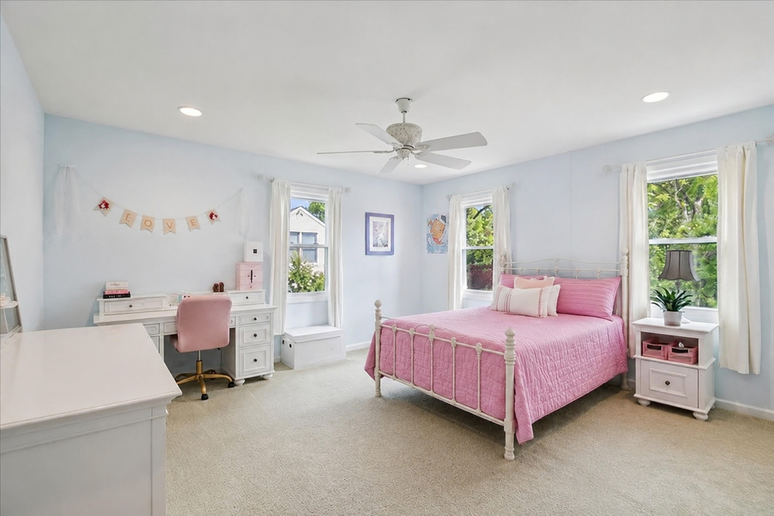 250 Wilshire Road Lake Forest, IL 60045 - Photo 16 of 28 a bedroom with a bed and a chandelier