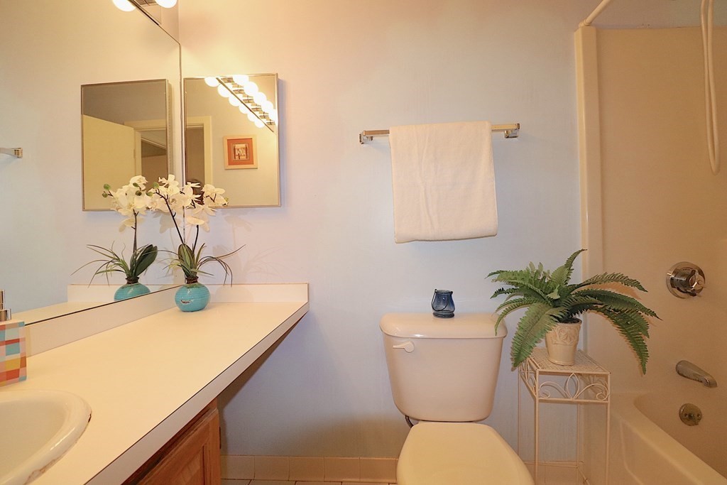 330 Sunderland Road, Unit 54 Worcester, MA 01604 - Photo 9 of 19 Gallery Image 9