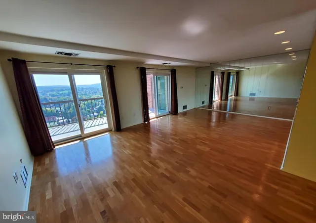 $1,600 | 1375 Pershing Boulevard, Unit 810, Reading, PA 19607