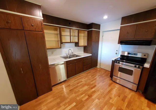 $1,600 | 1375 Pershing Boulevard, Unit 810, Reading, PA 19607