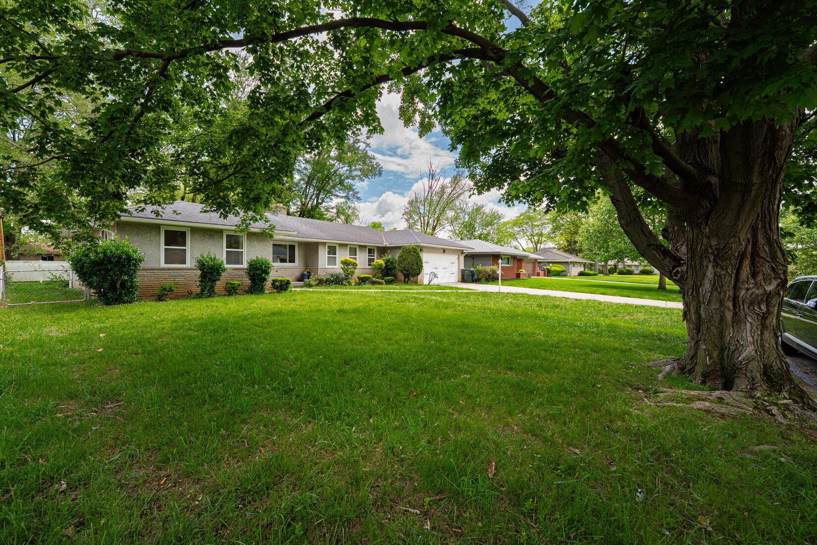 2747 Castlewood Road Columbus, OH 43209 - Photo 3 of 32 3-web-or-mls-Jeff Carter - 2747 Castlewo