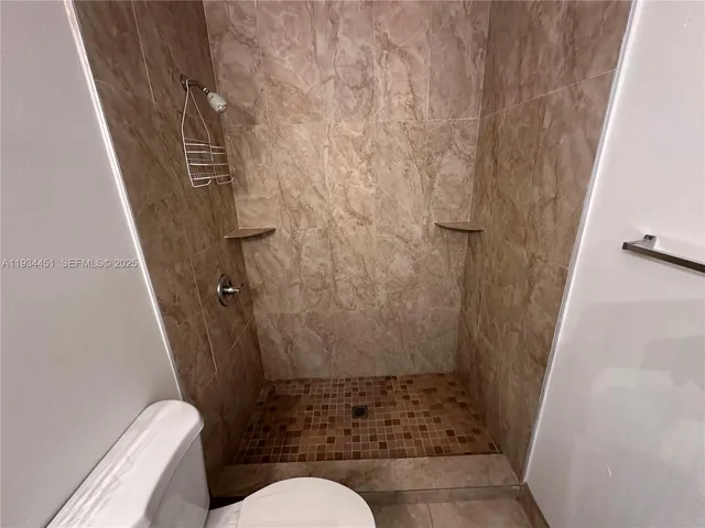 $2,100 | 1024 South Independence Drive, Unit 1024A, Homestead, FL 33034