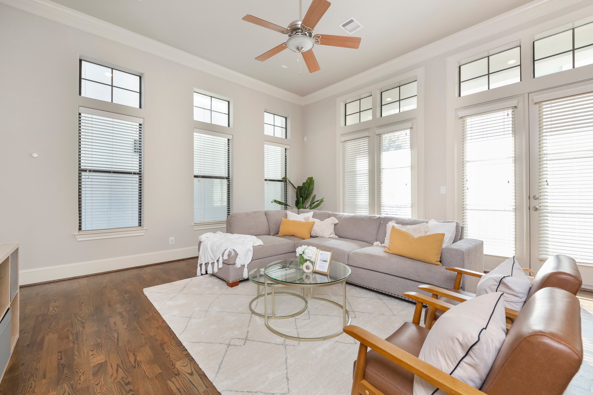 1406 Hickory Street Houston, TX 77007 - Photo 28 of 41 a living room with furniture and floor to ceiling windows