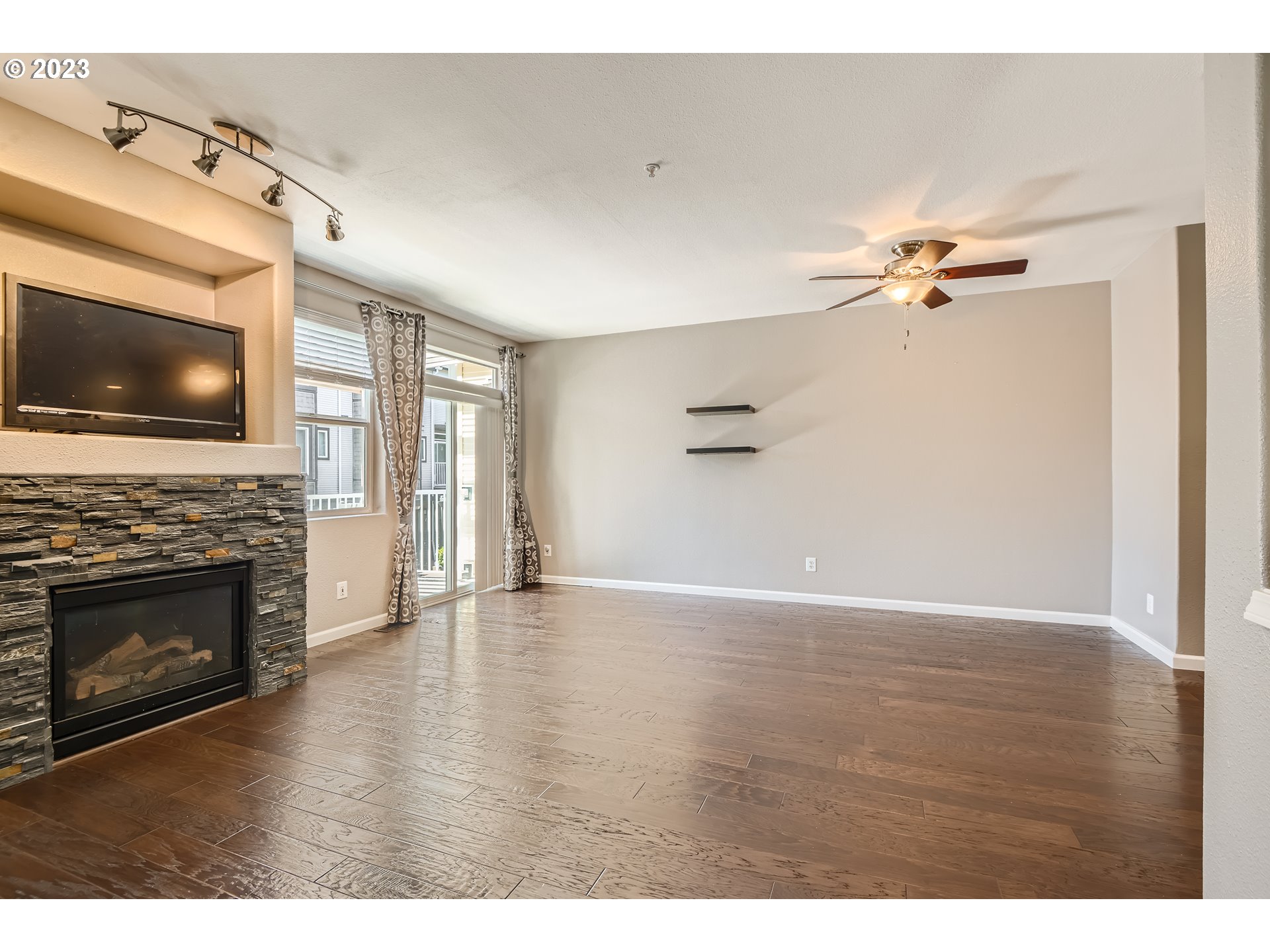 13870 Southwest Scholls Ferry Road, Unit 105 Beaverton, OR 97007 - Photo 24 of 43 Gallery Image 24