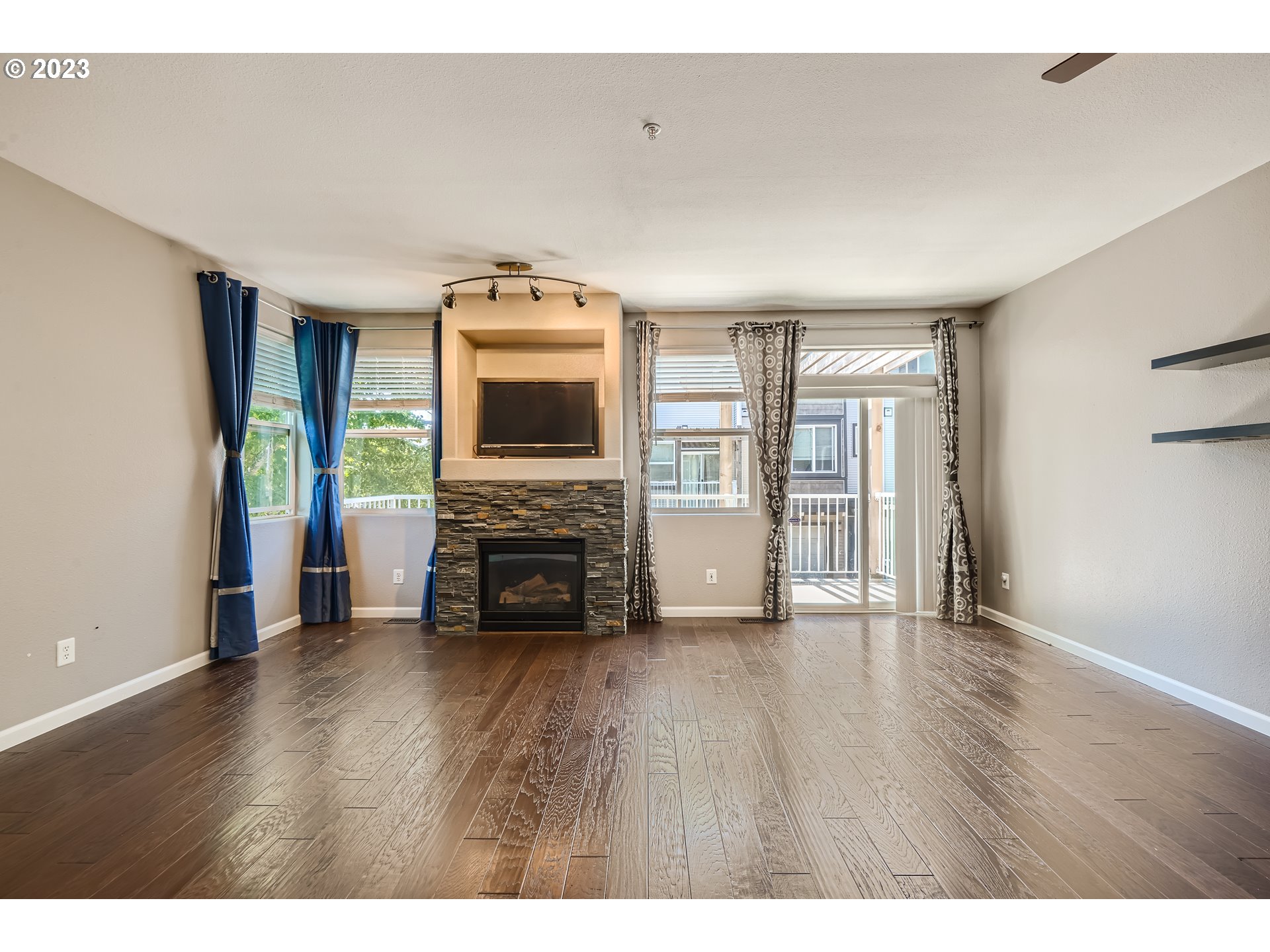 13870 Southwest Scholls Ferry Road, Unit 105 Beaverton, OR 97007 - Photo 25 of 43 Gallery Image 25