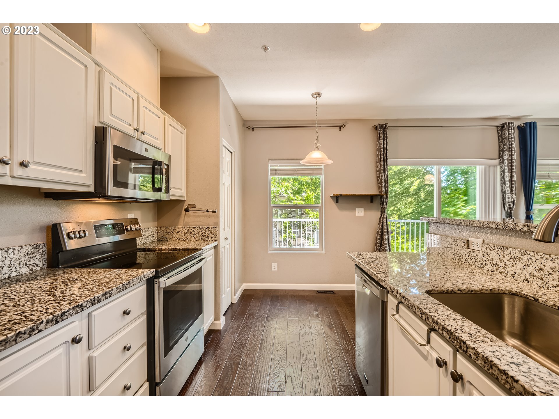 13870 Southwest Scholls Ferry Road, Unit 105 Beaverton, OR 97007 - Photo 30 of 43 Gallery Image 30