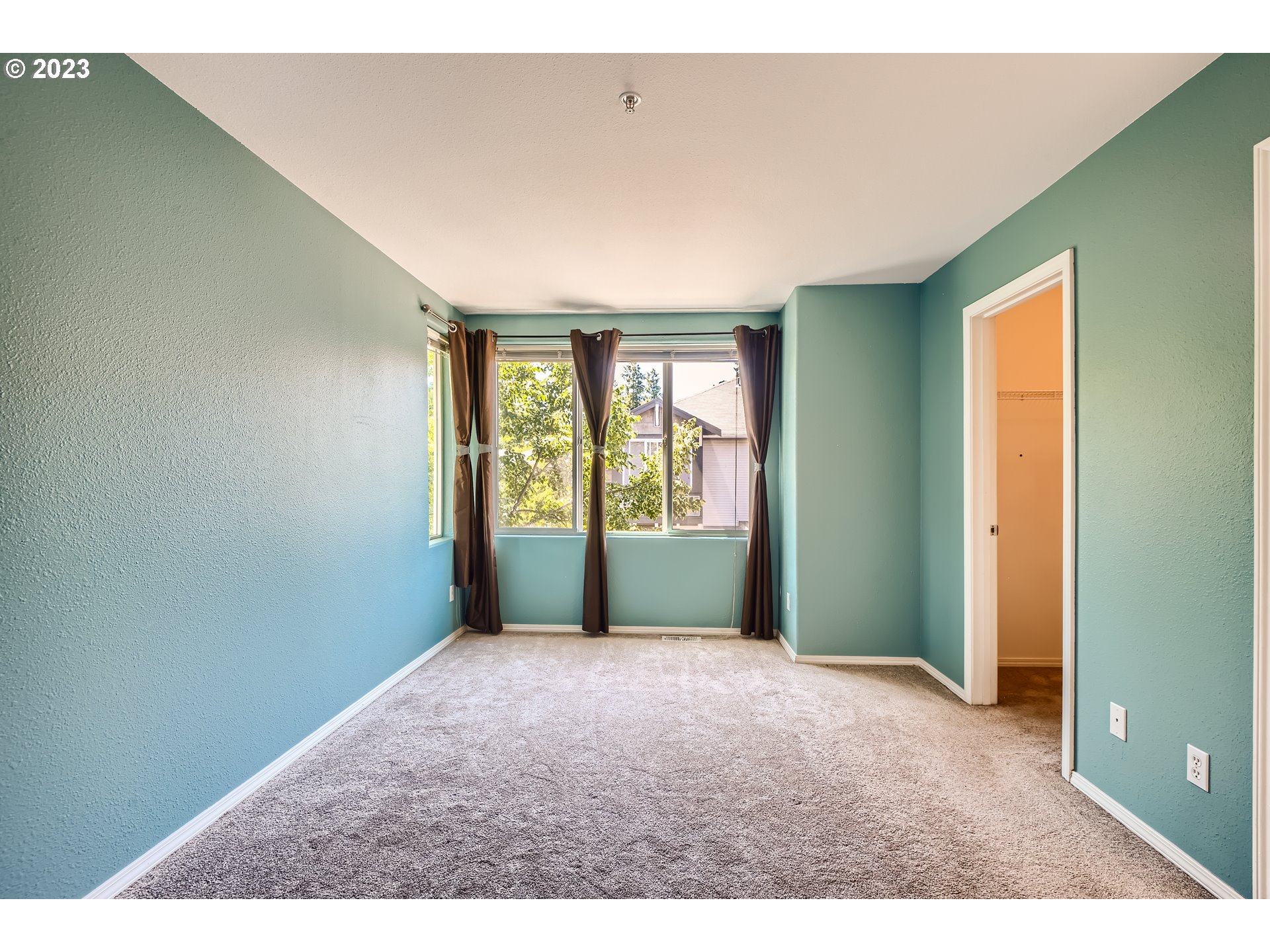 13870 Southwest Scholls Ferry Road, Unit 105 Beaverton, OR 97007 - Photo 32 of 43 Gallery Image 32