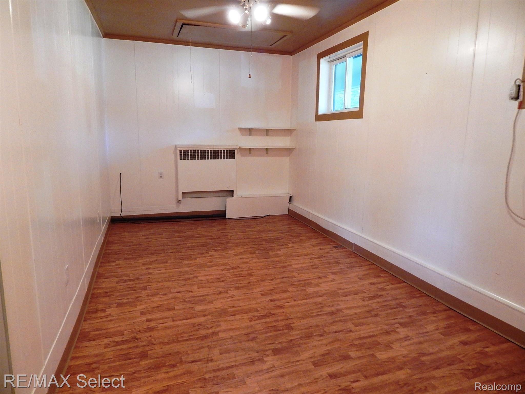5455 Corunna Road Flint, MI 48532 - Photo 7 of 21 DSCN6338.JPG