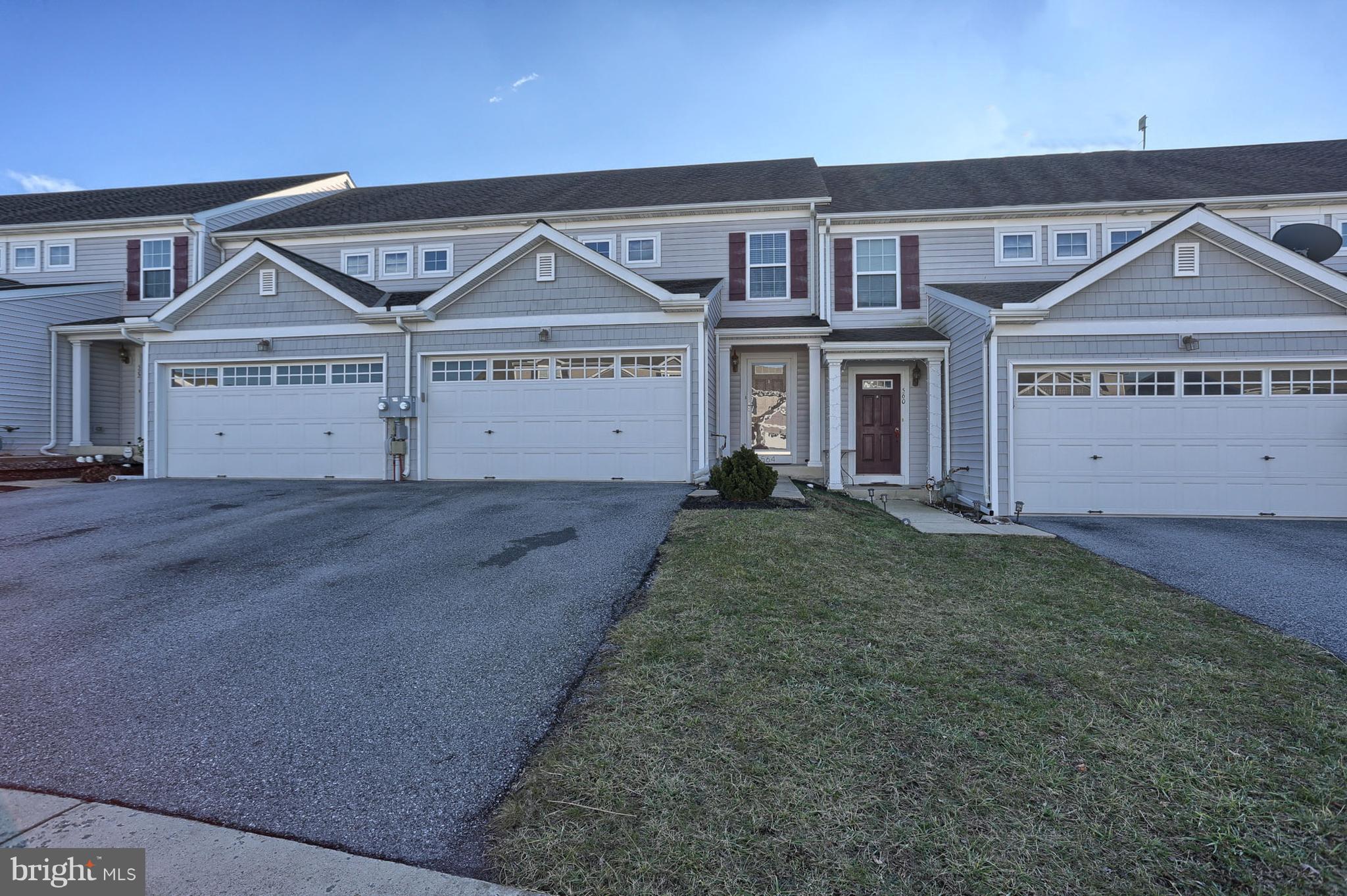 564 Fox Ridge Lane Lebanon, PA 17042 - Photo 2 of 37 Gallery Image 2