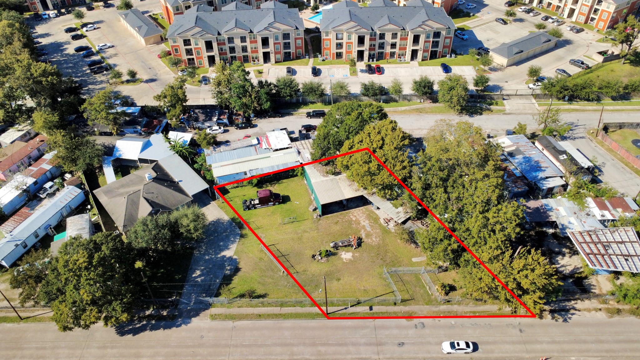 6239 Griggs Road Houston, TX 77023 - Photo 4 of 22 an aerial view of multiple houses with yard