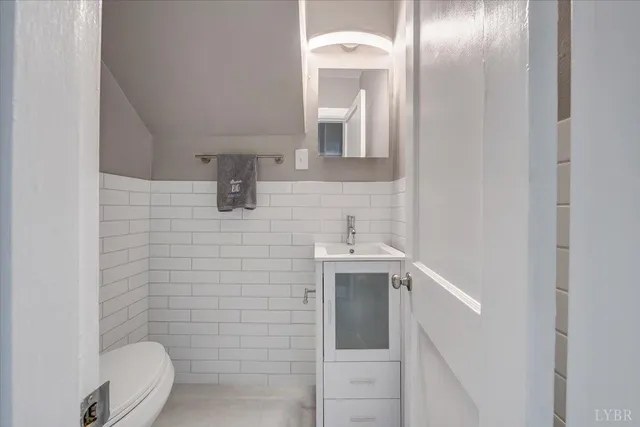 $249,900 | 1002 Bedford Avenue, Altavista, VA 24517