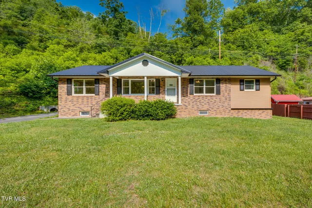 $150,000 | 415 Natural Tunnel Parkway, Duffield, VA 24244