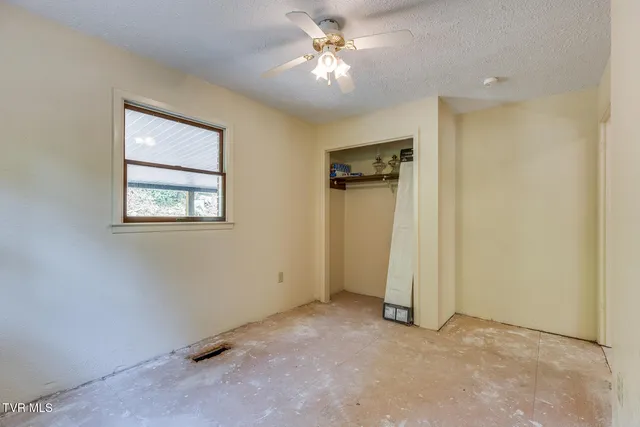 $150,000 | 415 Natural Tunnel Parkway, Duffield, VA 24244