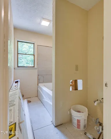 $150,000 | 415 Natural Tunnel Parkway, Duffield, VA 24244