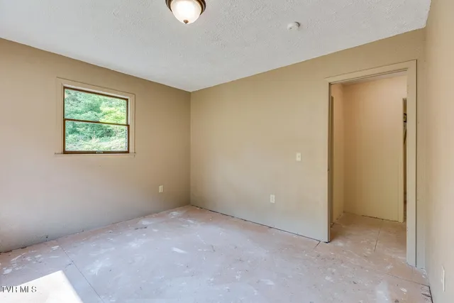 $150,000 | 415 Natural Tunnel Parkway, Duffield, VA 24244