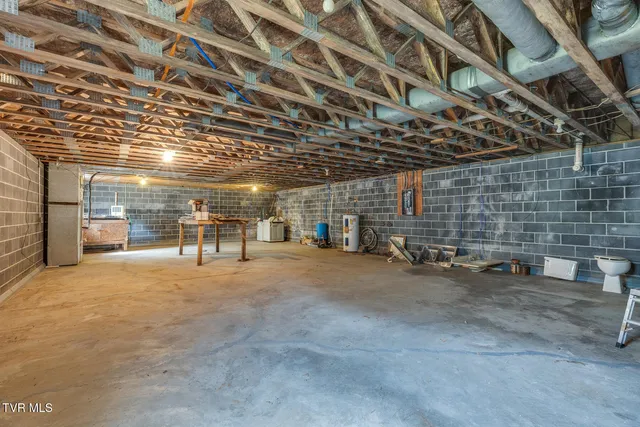 $150,000 | 415 Natural Tunnel Parkway, Duffield, VA 24244