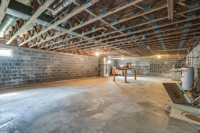 $150,000 | 415 Natural Tunnel Parkway, Duffield, VA 24244