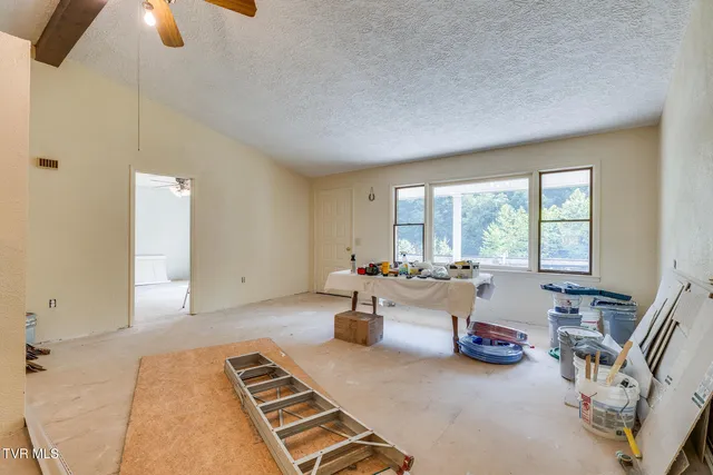 $150,000 | 415 Natural Tunnel Parkway, Duffield, VA 24244