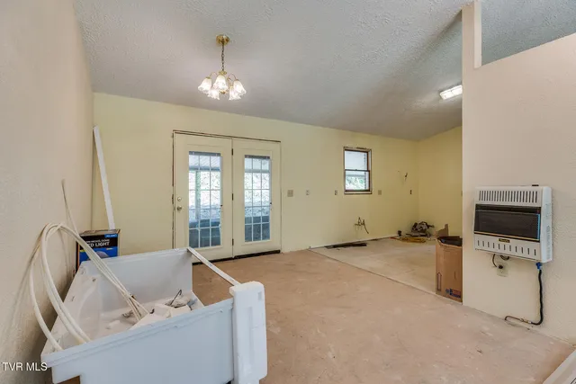 $150,000 | 415 Natural Tunnel Parkway, Duffield, VA 24244