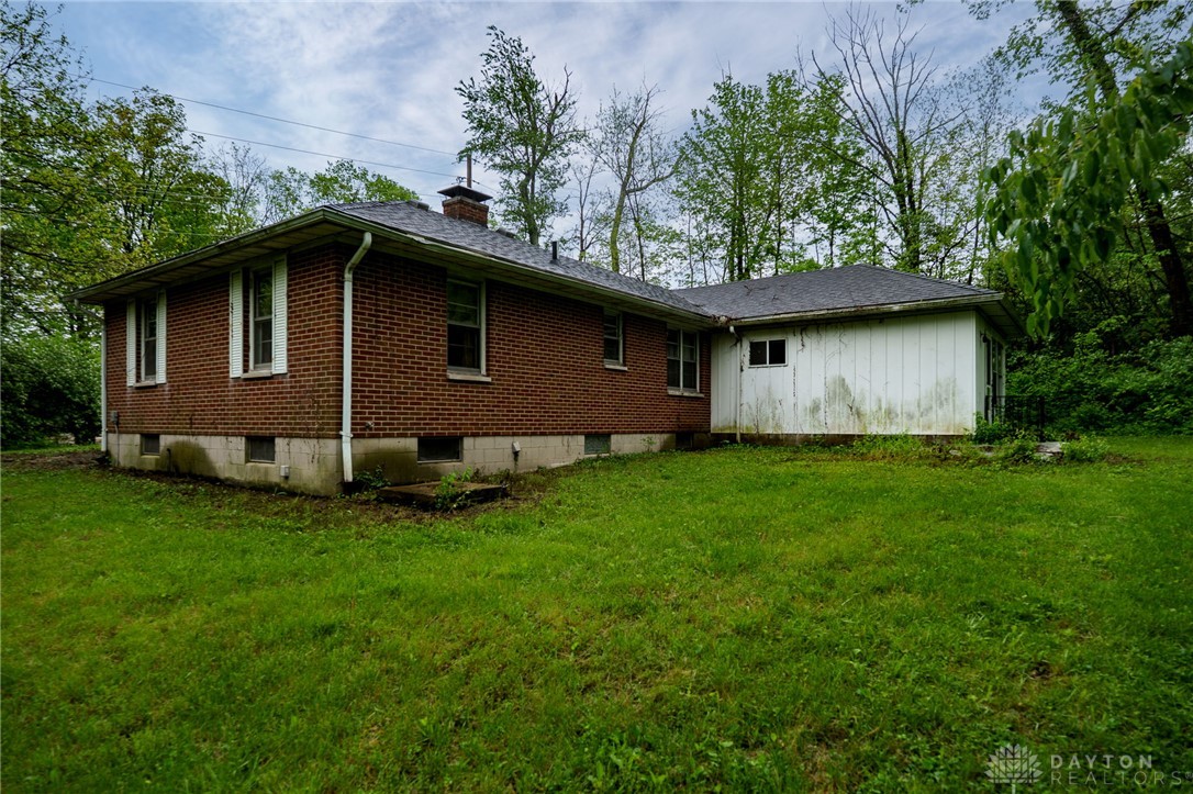 599 North Fairfield Road Dayton, OH 45430 - Photo 28 of 33