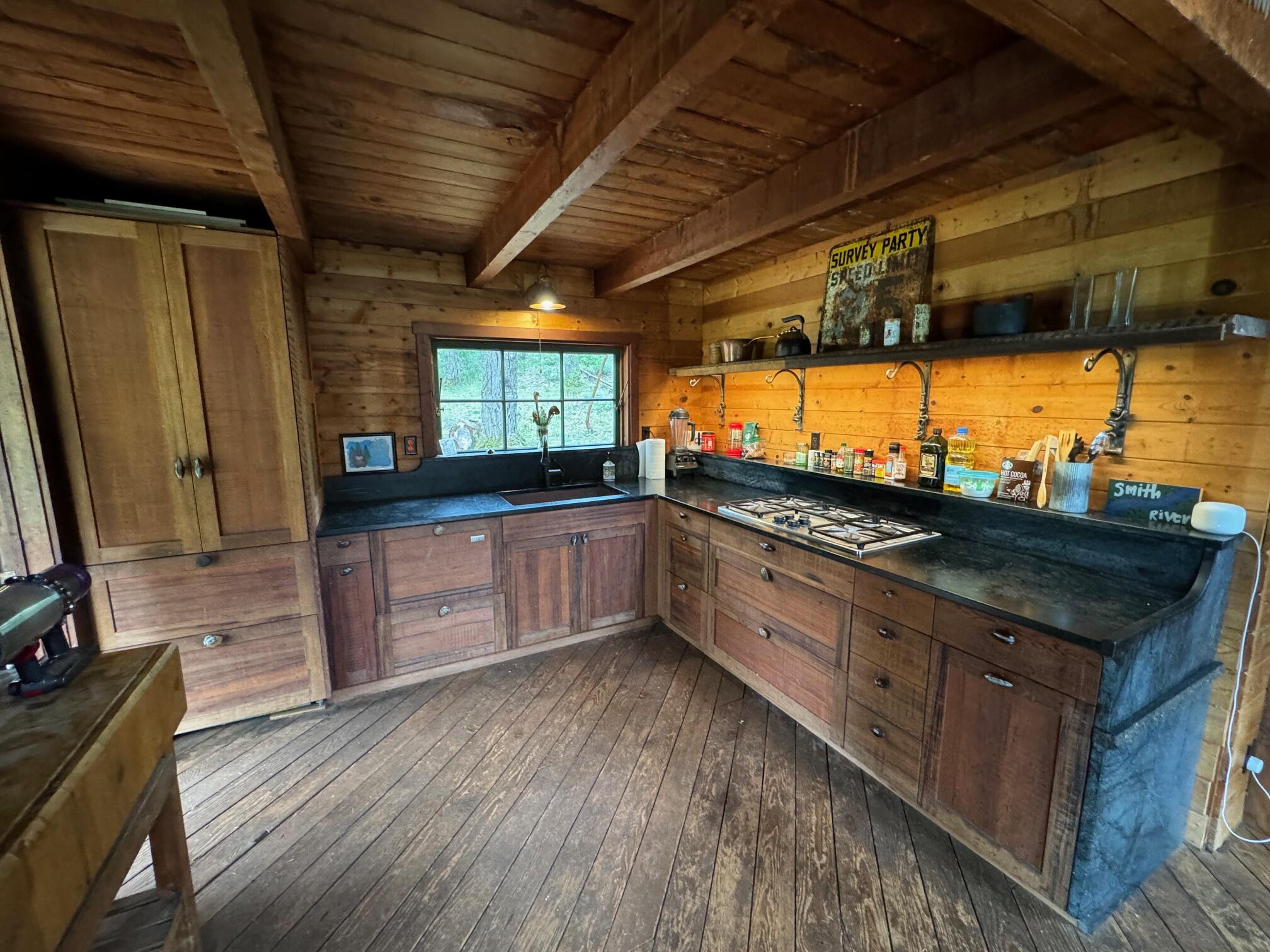 6450 Low Divide Road Crescent City, CA 95531 - Photo 9 of 16
