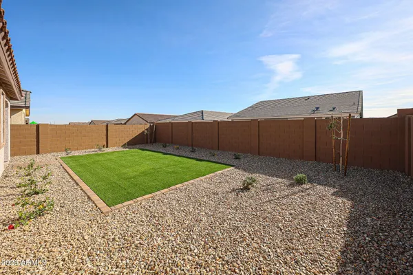 $2,400 | 17363 West Gray Fox Trail, Surprise, AZ 85387