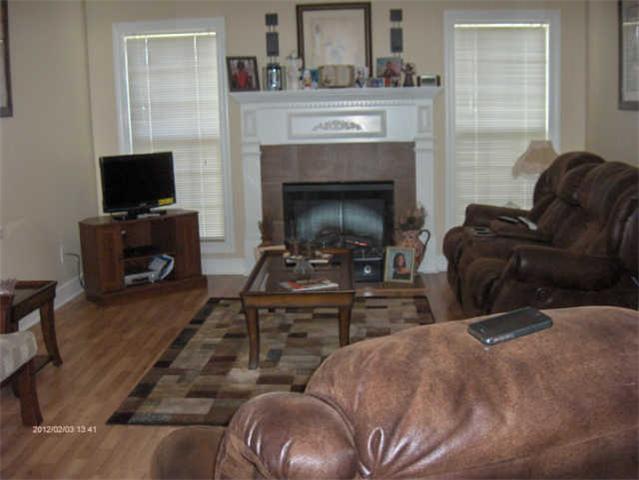 115 Conquest Road Murfreesboro, TN 37128 - Photo 4 of 17 This "Great" room is a perfect spot for relaxing after a long day at work.