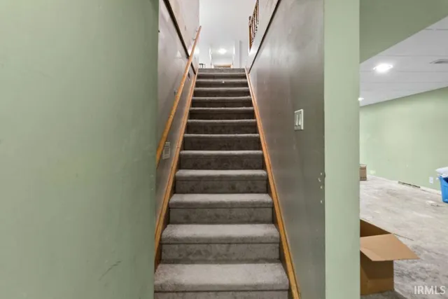 $330,000 | 3616 Oak Ridge Drive, Elkhart, IN 46517