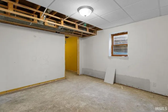 $330,000 | 3616 Oak Ridge Drive, Elkhart, IN 46517